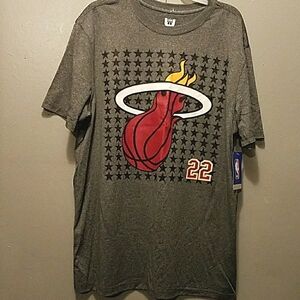 🆕Miami Heat gray tee shirt #22/ NWT
